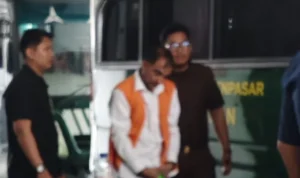 Baath Jarnail Singh, WNA Inggris, kokain 1,4 kg, kokain Bali, narkotika Bali, WNA dituntut 10 tahun, tuntutan 10 tahun penjara, denda Rp1 miliar, Pengadilan Negeri Denpasar, JPU Finna Wulandari, Kejari Denpasar, Polda Bali, kasus narkotika, Narkotika Golongan I, Pasal 609 KUHP.