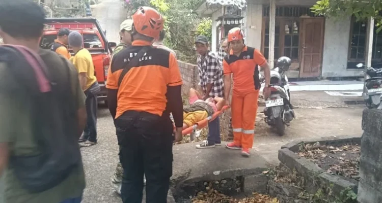 Sukerti, Terperosok Jurang, Tim SAR, SAR Gabungan, Evakuasi, BPBD Buleleng, Desa Sudaji, Desa Silangjana, Kecamatan Sukasada, Pura Puncak Cemara Geseng, Buleleng Emergency Service, RSUD Buleleng, Bali, Berita Buleleng