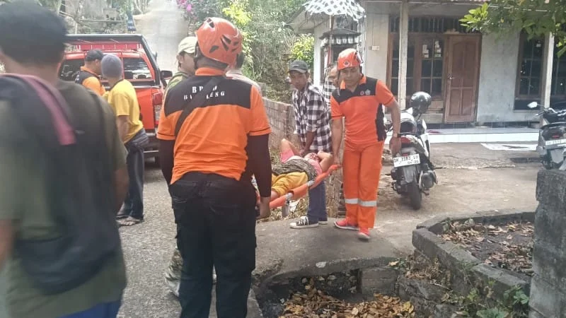 WhatsApp Image 2026-07-26 at 15.02.23 Sukerti, Terperosok Jurang, Tim SAR, SAR Gabungan, Evakuasi, BPBD Buleleng, Desa Sudaji, Desa Silangjana, Kecamatan Sukasada, Pura Puncak Cemara Geseng, Buleleng Emergency Service, RSUD Buleleng, Bali, Berita Buleleng