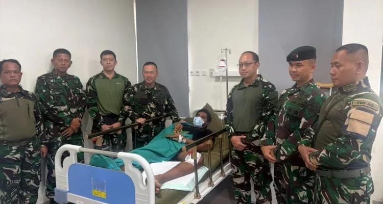 Pangdam IX/Udayana, Mayjen TNI Piek Budyakto, Kodam IX/Udayana, Satgas Yonif 742/SWY, Yonif 744/SYB, Satgas Operasi Papua, prajurit TNI, Timika, Papua, RS Tingkat IV Timika, Praka Stefanus Milikior Mali, Kogabwilhan III, Letjen TNI Lucky Avianto