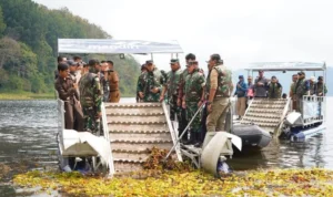 Danau Buyan, Danau Buyan Buleleng, pemulihan Danau Buyan, ekosistem Danau Buyan, Pancasari, Sukasada Buleleng, Pangdam IX/Udayana, Mayjen TNI Piek Budyakto, Kodam IX/Udayana, TNI AD, pelestarian lingkungan Bali, eceng gondok Danau Buyan, konservasi Bali, BKSDA Bali