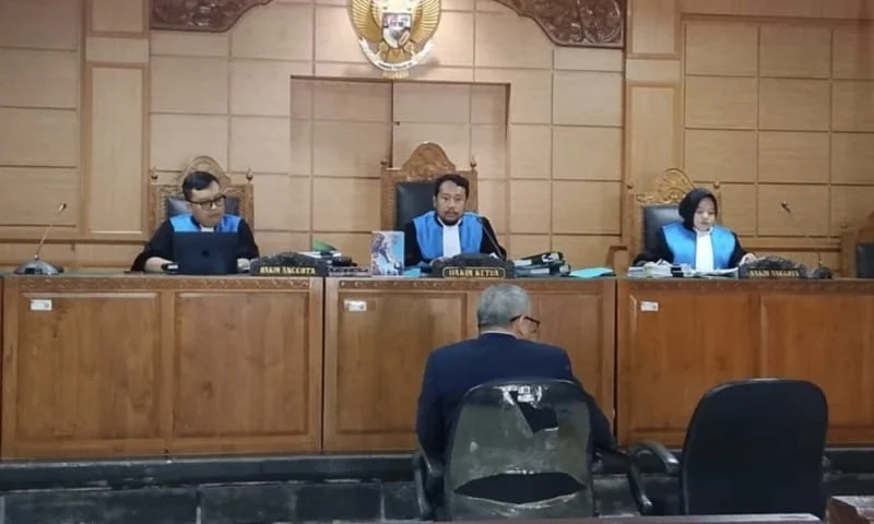 Lift Kaca Nusa Penida, Pantai Kelingking, Proyek Lift Kaca, PT Indonesia Kaishi Tourism Property Investment Development Group, PTUN Denpasar, Pemerintah Provinsi Bali, Sengketa Perizinan, Perizinan Investasi, Penanaman Modal Asing, PMA, OSS, Faisal Santiago, KKPRL, PKKPR, Nusa Penida, Klungkung, Bali.
