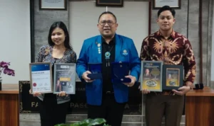 Yuli Utomo, Advokat Yuli Utomo, Mahasiswa Teladan Unwar, Universitas Warmadewa, Pascasarjana Universitas Warmadewa, Doktor Ilmu Hukum, Conference Future Education 2026, Bangkok Thailand, The Best Social Media Ambassador, The Presenter, prestasi internasional, penghargaan mahasiswa teladan, Rotary Club Bali Denpasar