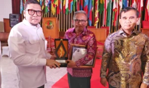 Denpasar, LPM Award, Pemkot Denpasar, Pemerintah Kota Denpasar, LPM Denpasar, I Wayan Budha, I Gede Eka Suputra, pemberdayaan masyarakat, partisipasi masyarakat, pembangunan berbasis masyarakat, pembangunan Denpasar, Bandung, Citizenbali.com