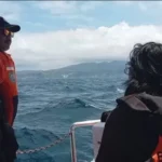 KMP Putri Yasmin, kapal terbakar, Bangko-Bangko, Lombok Barat, Tim SAR, pencarian korban, Kantor SAR Denpasar, Pelabuhan Lembar, korban hilang, kecelakaan kapal.