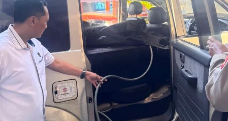 Penyalahgunaan BBM Subsidi, Pertalite, Tangki Modifikasi, Suzuki APV, BBM Bersubsidi, Ditpolairud Polda Bali, Subdit Gakkum, Karangasem, Seraya, Bebandem, Subagan, Nelayan, 190 Liter Pertalite, IKS, Polda Bali.