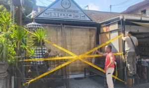 WNA Inggris, dugaan pengeroyokan, WNA Australia, Legian, Kuta, Badung, Polresta Denpasar, korban meninggal dunia, tempat hiburan malam, penganiayaan WNA.
