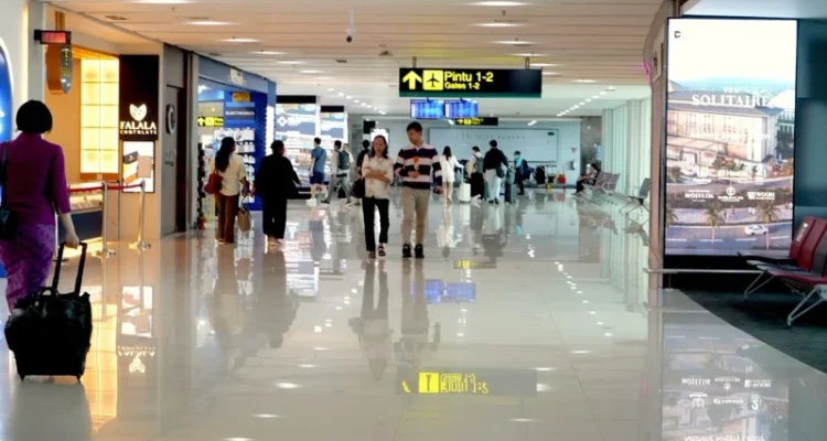 Bandara Ngurah Rai, wisatawan mancanegara, wisman Bali, Australia, pariwisata Bali, kunjungan wisatawan, Imigrasi Ngurah Rai, Bandara Bali, wisatawan Australia, konektivitas Bali.