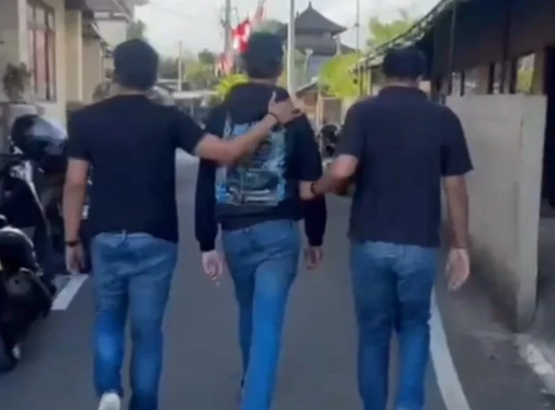 Bule Australia, BA, perbuatan asusila, Pantai Berawa, Kuta Utara, Badung, Polres Badung, Imigrasi Bali, deportasi, wisatawan asing.