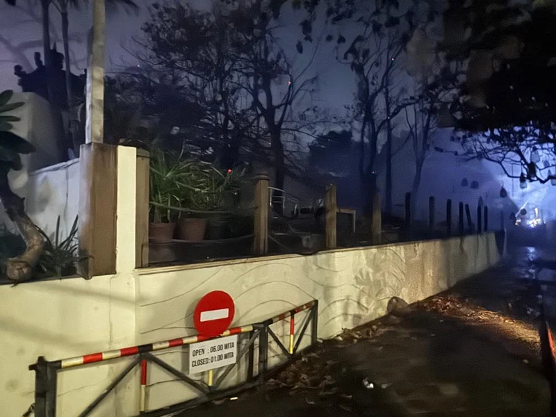 Kebakaran Seminyak, Chez Gado-Gado Restaurant, kebakaran Badung, Jalan Camplung Tanduk, Kuta Badung, restoran terbakar, kebakaran Bali, Damkar Badung, Polsek Kuta, Puslabfor Polda Bali.