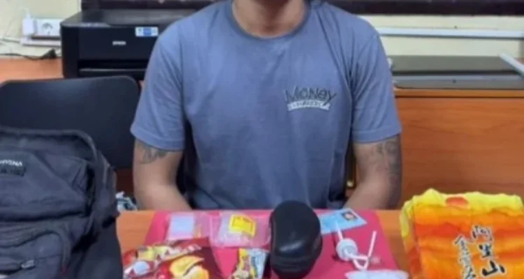 pengedar sabu, Ditresnarkoba Polda Bali, narkoba Bali, sabu 123,26 gram, MMT, sistem tempel, Denpasar Utara, Jalan Buluh Indah, Homestory Bali, Pemecutan Kaja, Badung, Dalung, Jalan Panji, Gang Pesona Taman Kwanji, penangkapan pengedar narkoba, jaringan narkoba, Kombes Pol Ariasandy, Iptu I Komang Arya Bayudi, Polda Bali, berita kriminal Bali.