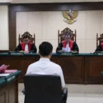 WhatsApp Image 2026-08-02 at 11.16.56 Terdakwa tetap memiliki hak untuk mengajukan pembelaan dan membantah dakwaan sesuai ketentuan hukum yang berlaku.Mahasiswa Denpasar, Sabu 94,65 Gram, Peredaran Narkotika, Kasus Narkoba Denpasar, PN Denpasar, Sidang Narkotika, Modus Tempelan, Putu Gede Arbitha Kharisma Dewa, JPU I Ketut Sujaya, Narkotika Golongan I, Metamfetamina, UU Narkotika, Polda Bali, Denpasar Utara