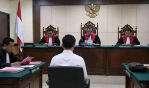 Terdakwa tetap memiliki hak untuk mengajukan pembelaan dan membantah dakwaan sesuai ketentuan hukum yang berlaku.Mahasiswa Denpasar, Sabu 94,65 Gram, Peredaran Narkotika, Kasus Narkoba Denpasar, PN Denpasar, Sidang Narkotika, Modus Tempelan, Putu Gede Arbitha Kharisma Dewa, JPU I Ketut Sujaya, Narkotika Golongan I, Metamfetamina, UU Narkotika, Polda Bali, Denpasar Utara