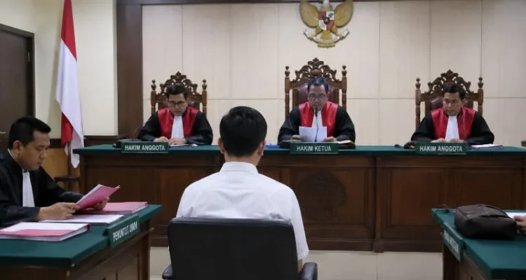 WhatsApp Image 2026-08-02 at 11.16.56 Terdakwa tetap memiliki hak untuk mengajukan pembelaan dan membantah dakwaan sesuai ketentuan hukum yang berlaku.Mahasiswa Denpasar, Sabu 94,65 Gram, Peredaran Narkotika, Kasus Narkoba Denpasar, PN Denpasar, Sidang Narkotika, Modus Tempelan, Putu Gede Arbitha Kharisma Dewa, JPU I Ketut Sujaya, Narkotika Golongan I, Metamfetamina, UU Narkotika, Polda Bali, Denpasar Utara