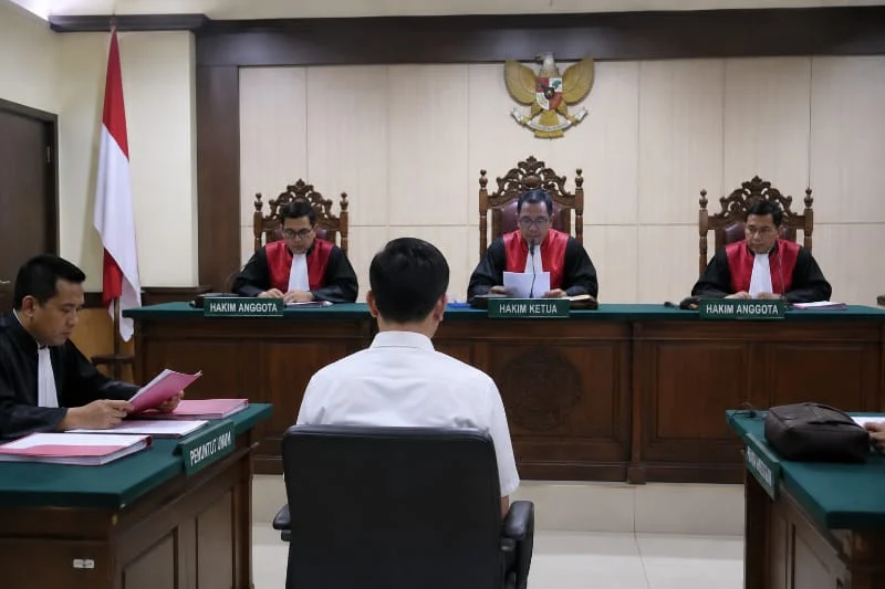 WhatsApp Image 2026-08-02 at 11.16.56 Terdakwa tetap memiliki hak untuk mengajukan pembelaan dan membantah dakwaan sesuai ketentuan hukum yang berlaku.Mahasiswa Denpasar, Sabu 94,65 Gram, Peredaran Narkotika, Kasus Narkoba Denpasar, PN Denpasar, Sidang Narkotika, Modus Tempelan, Putu Gede Arbitha Kharisma Dewa, JPU I Ketut Sujaya, Narkotika Golongan I, Metamfetamina, UU Narkotika, Polda Bali, Denpasar Utara