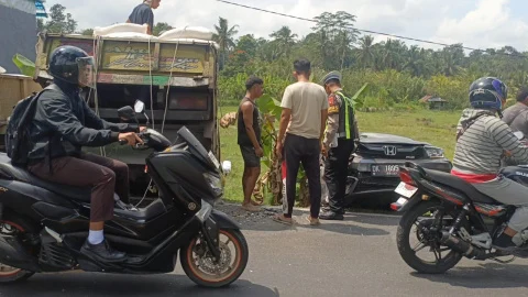 honda brio kecelakaan kecelakaan Sangeh, kecelakaan Badung, Jalan Raya Sangeh, Abiansemal, Honda Brio, Mitsubishi Truck, Laka Lantas Polres Badung