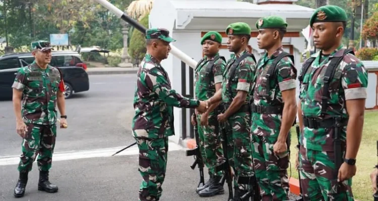 Kodam IX/Udayana, Latihan Kesiapsiagaan Operasi 2026, LKO Bencana Alam, Pangkogabwilhan II, Marsekal Madya TNI Muzafar, Pangdam IX/Udayana, Mayjen TNI Piek Budyakto, TNI, Polri, Penanggulangan Bencana, Latihan Gabungan TNI, Kogabwilhan II, Operasi Militer Selain Perang, OMSP, Bali, Jawa Timur, Pantai Mertasari Sanur, Niti Mandala Renon, Sinergi Lintas Instansi, Kesiapsiagaan Bencana.