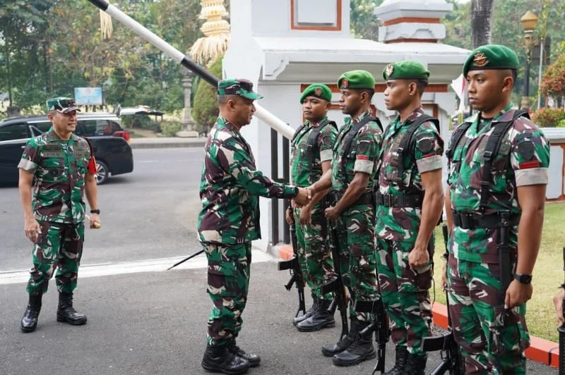 Kodam IX/Udayana, Latihan Kesiapsiagaan Operasi 2026, LKO Bencana Alam, Pangkogabwilhan II, Marsekal Madya TNI Muzafar, Pangdam IX/Udayana, Mayjen TNI Piek Budyakto, TNI, Polri, Penanggulangan Bencana, Latihan Gabungan TNI, Kogabwilhan II, Operasi Militer Selain Perang, OMSP, Bali, Jawa Timur, Pantai Mertasari Sanur, Niti Mandala Renon, Sinergi Lintas Instansi, Kesiapsiagaan Bencana.
