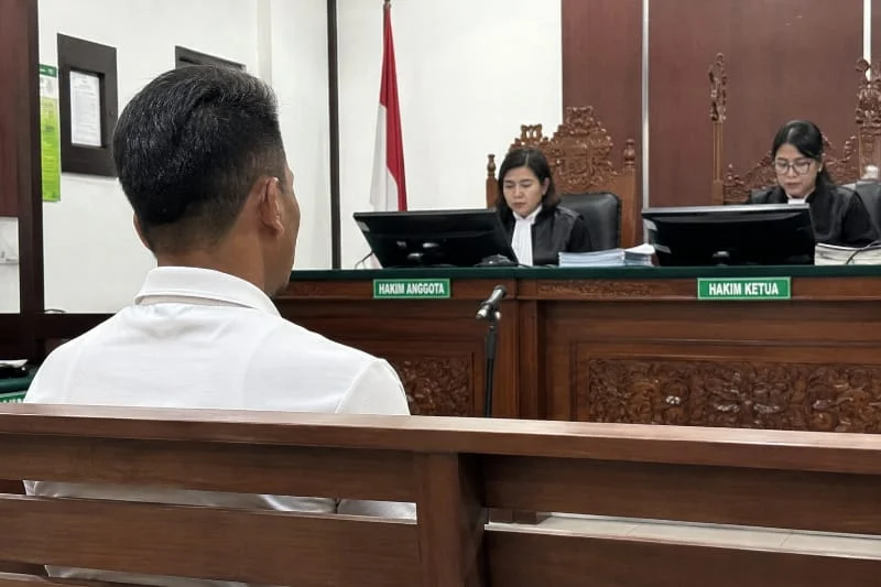 Teuku Reza Pohan, solar subsidi, BBM subsidi, tuntutan 8 bulan, penyalahgunaan BBM subsidi, pengangkutan BBM ilegal, SPBU Buleleng, Denpasar, tangki modifikasi, Pengadilan Negeri Denpasar, JPU Finna Wulandari, Pasal 55 UU Migas, kasus BBM subsidi, kriminal Bali