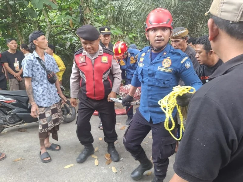 IMG-20260907-WA0003_copy_800x600 Tim Rescue Badung, evakuasi lansia, lansia tewas, jatuh ke jurang, jurang 25 meter, Pangsan Petang, Badung, kecelakaan, Polsek Petang, RSD Mangusada, Puskesmas Petang I