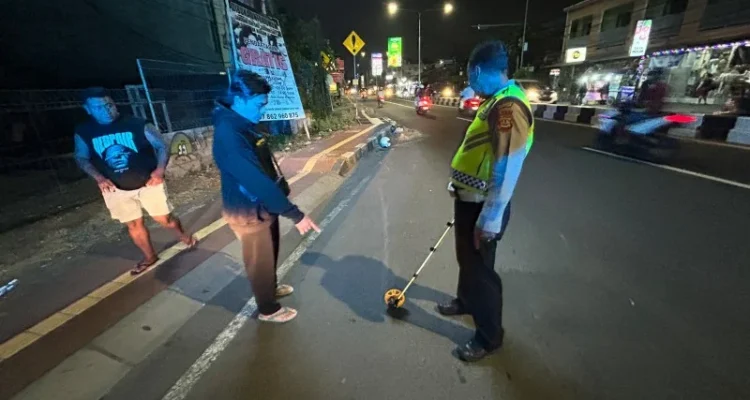 kecelakaan maut Denpasar, kecelakaan Jalan Imam Bonjol, kecelakaan Trans Studio Mall, pengendara motor tewas, Yamaha F1 ZR, bus Mercedes-Benz, kecelakaan lalu lintas Denpasar, Satlantas Polresta Denpasar, RSUP Ngoerah Denpasar, kecelakaan Bali