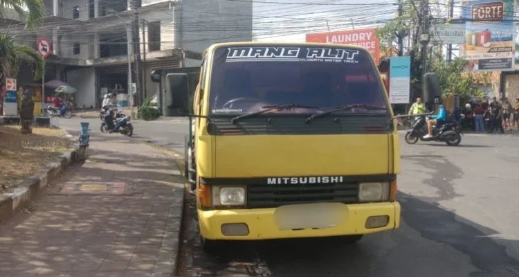 Kecelakaan Maut Jimbaran, Kecelakaan Lalu Lintas Bali, Pengendara Vario Tewas, Kecelakaan Truk Jimbaran, Kuta Selatan, Badung, Jalan Goa Gong, Jalan Kampus Unud, Polresta Denpasar, Satlantas Polresta Denpasar, Nyoman SA, Kecelakaan Motor dan Truk