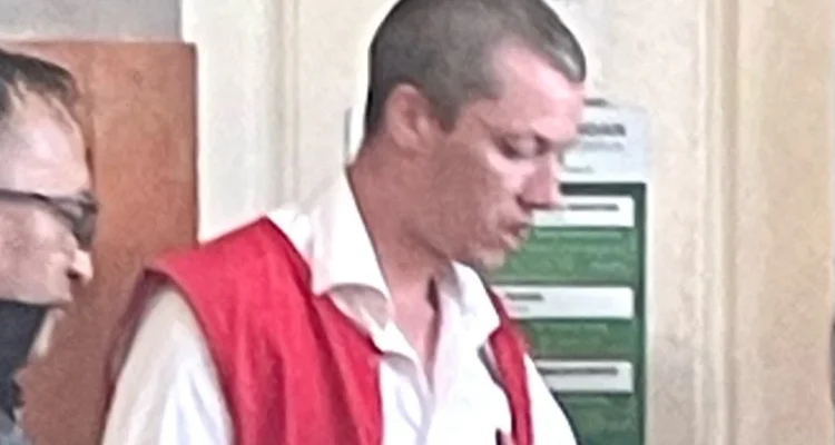 Yuriy Khalilov, WN Kazakhstan, bule Kazakhstan, kokain Bali, 2,5 kg kokain, narkotika Bali, PN Denpasar, Pengadilan Negeri Denpasar, kasus narkotika, koper hijau, Polandia Bali, USD 1.000, Bea Cukai Ngurah Rai, Bandara Ngurah Rai, sidang narkotika.