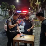 senpi rakitan, senjata api, amunisi aktif, I Ketut WD, Polresta Denpasar, Polsek Denpasar Barat, Denpasar Barat, Jalan Mahendradatta, penangkapan polisi, kriminal Bali, kasus senpi, Denpasar