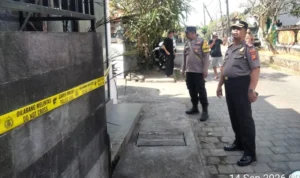 Teror molotov, bom molotov, Pererenan, Mengwi, Badung, aksi teror, pelemparan molotov, CCTV, Yamaha Nmax, pelaku ninja, Polsek Mengwi, Polres Badung, surat penagihan utang, Harsa Construction, utang Rp750 juta, Bali.