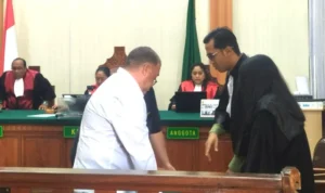 Darren Granville Craig, WN Inggris, bule Inggris, hasis, narkotika, hasis Thailand, PN Denpasar, Pengadilan Negeri Denpasar, vonis 6 tahun, narkotika Bali, Kejati Bali, Bandara Ngurah Rai, Cemagi, Badung