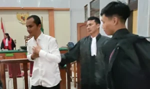 Akmal Azaqi, ganja 3,2 kilogram, narkotika, mahasiswa Sumatera Barat, PN Denpasar, Denpasar, Pemogan, Ditresnarkoba Polda Bali, persidangan narkotika, kasus ganja Bali, Pengadilan Negeri Denpasar, narkotika Golongan I.