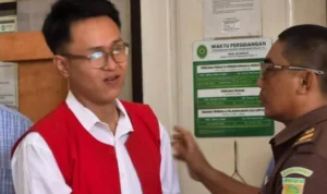 He Xiang, WNA China, ganja 139 gram, ganja Bangkok, narkotika, PN Denpasar, Pengadilan Negeri Denpasar, vonis 4 tahun 6 bulan, Bandara Ngurah Rai, narkotika Bali, kasus narkotika Bali, Citizenbali.com