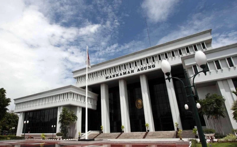 Kasasi sengketa menara Badung, Pemkab Badung, PT Bali Towerindo Sentra Tbk, Mahkamah Agung, MA, menara telekomunikasi, 49 titik menara, 200 titik menara, kontrak kerja sama, perpanjangan kontrak 2047, sengketa menara, Andi Syafrani, judex juris, judex facti, kompensasi pemerintah daerah.