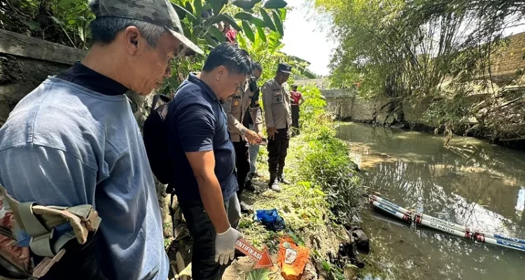 Penemuan jasad orok, Pererenan, Sungai Shortcut, Banjar Pengembungan, Mengwi, Badung, Sungai Watch, Polres Badung, Polsek Mengwi, pemeriksaan forensik