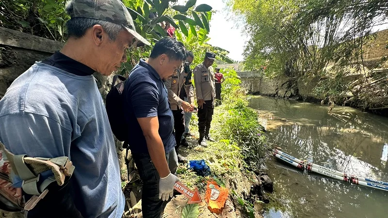 Penemuan jasad orok, Pererenan, Sungai Shortcut, Banjar Pengembungan, Mengwi, Badung, Sungai Watch, Polres Badung, Polsek Mengwi, pemeriksaan forensik