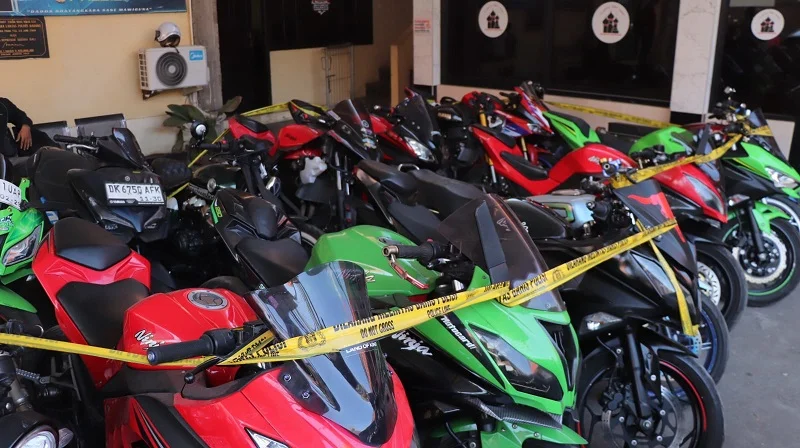 Satlantas Polresta Denpasar, 78 motor ditindak, motor sport, Jalan Teuku Umar, knalpot brong, speeding, pelanggaran lalu lintas, balap liar, Polresta Denpasar, Call Center 110, Denpasar, Bali.