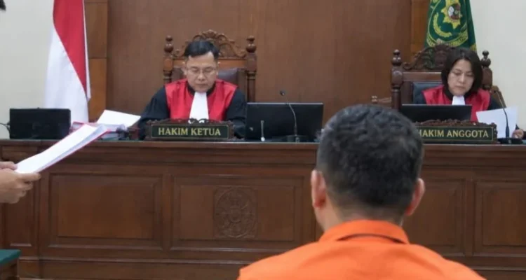 Anak Agung Ngurah Darmawan, replik jaksa, pledoi terdakwa, kasus dugaan pemalsuan surat, sengketa tanah Subak Kerdung, tanah 6.800 meter persegi, PN Denpasar, JPU Eddy Arta Wijaya, Ida Ayu Ketut Sulasmi, tuntutan 3,5 tahun penjara, sporadik tanah,