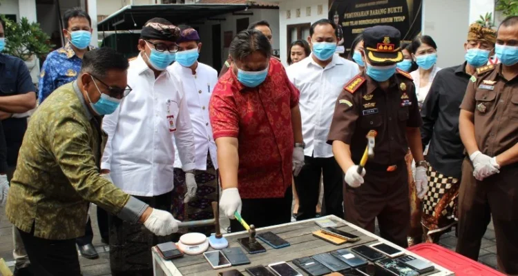 Kejari Denpasar, pemusnahan barang bukti, 424 perkara, narkotika Bali, sabu, ekstasi, ganja, kokain, 63.542 butir ekstasi, Trimo SH MH, Kejaksaan Negeri Denpasar, WNA kasus narkotika,