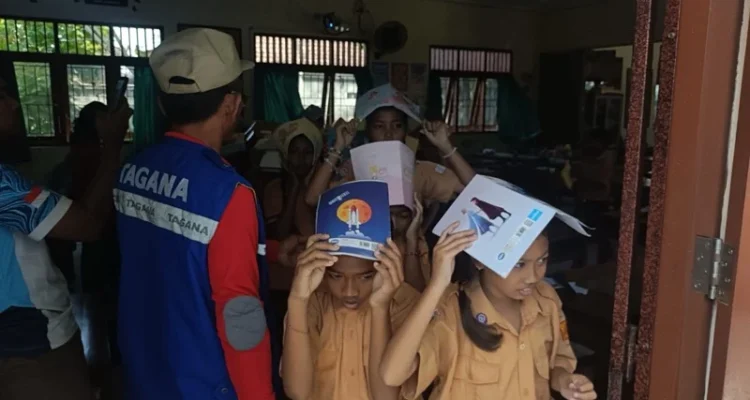 Dinsos Denpasar, Tagana Masuk Sekolah, mitigasi bencana, Denpasar, gempa bumi, SD 17 Pemecutan, SMP Widya Sakti, Taruna Siaga Bencana.