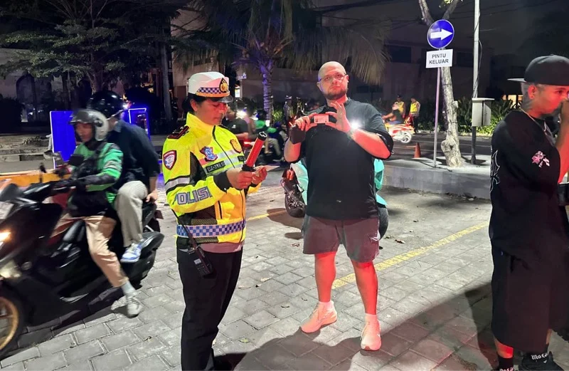 Razia Lalu Lintas, Polres Badung, Satlantas Polres Badung, AKP Ni Luh Sutari Ani, Tibubeneng, Kuta Utara, Pelanggaran Lalu Lintas, Knalpot Brong, TNKB, WNA, Badung, Bali