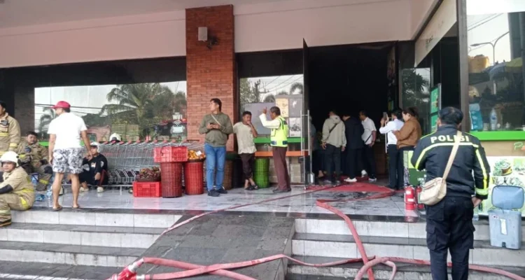 Kebakaran Pepito Pererenan, Supermarket Pepito, kebakaran Badung, kebakaran Mengwi, Polres Badung, kerugian Rp400 juta, Citizenbali.com.