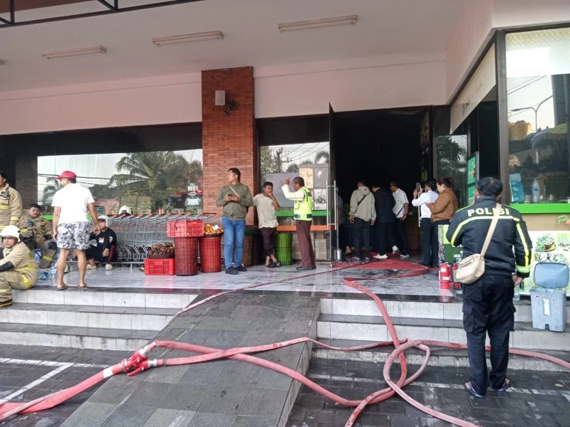 Kebakaran Pepito Pererenan, Supermarket Pepito, kebakaran Badung, kebakaran Mengwi, Polres Badung, kerugian Rp400 juta, Citizenbali.com.
