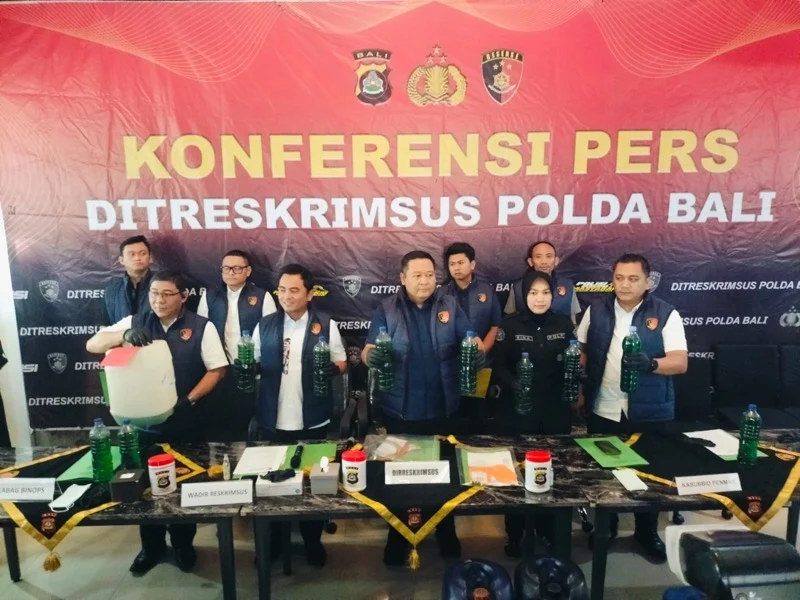 Polda Bali, BBM subsidi, penyalahgunaan solar subsidi, penimbunan BBM, Ditreskrimsus Polda Bali, antrean SPBU Bali, Citizenbali.com.