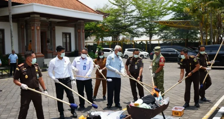 Kejari Badung, pemusnahan barang bukti, narkotika, sabu-sabu, ganja, ekstasi, kokain, Citizenbali.com.