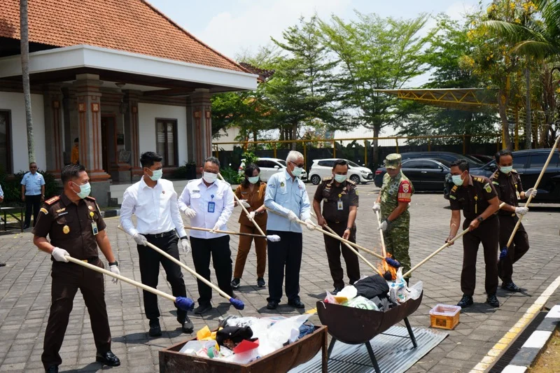 Kejari Badung, pemusnahan barang bukti, narkotika, sabu-sabu, ganja, ekstasi, kokain, Citizenbali.com.