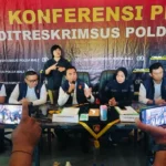 Polda Bali ungkap penyalahgunaan BBM bersubsidi, 8 tersangka penyalahgunaan BBM bersubsidi di Bali, Ditreskrimsus Polda Bali, AKBP Chandra C. Kesuma, kasus penyalahgunaan Pertalite di Denpasar, penyalahgunaan Pertamax di Tabanan, pengungkapan kasus BBM bersubsidi di Gianyar, penjualan BBM bersubsidi secara ilegal, modus penyedotan BBM di SPBU,