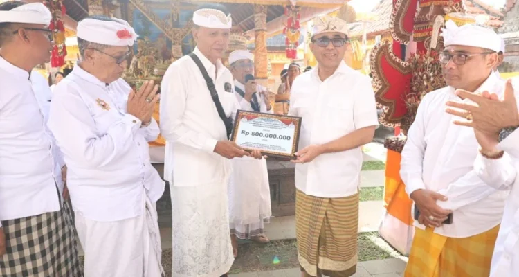 Wali Kota Denpasar, Jaya Negara, Citizenbali.com, Karya Padudusan, Pura Buwitan, Hyang Kawitan Bandesa Mas, Desa Adat Pohgading, Desa Ubung Kaja, Ngenteg Linggih, upacara yadnya, sradha bhakti, adat dan budaya Bali, Pemkot Denpasar.