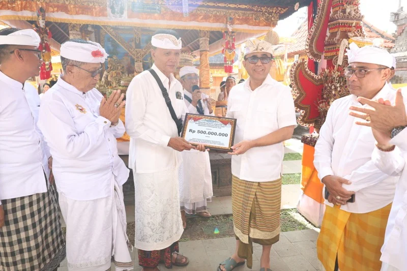 Wali Kota Denpasar, Jaya Negara, Citizenbali.com, Karya Padudusan, Pura Buwitan, Hyang Kawitan Bandesa Mas, Desa Adat Pohgading, Desa Ubung Kaja, Ngenteg Linggih, upacara yadnya, sradha bhakti, adat dan budaya Bali, Pemkot Denpasar.