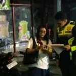 kecelakaan Denpasar, Suzuki Jimny tabrak toko, Mixue Gatsu Timur, sopir kabur, Polresta Denpasar, Satlantas Polresta Denpasar, kecelakaan lalu lintas Bali, Gatot Subroto Timur, kerugian Rp20 juta
