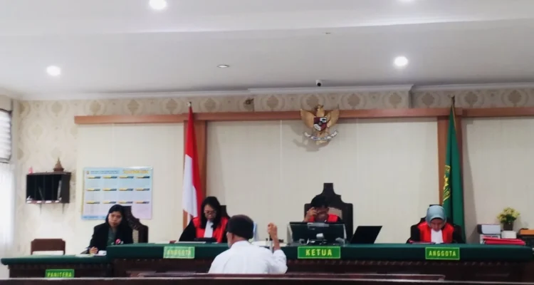 I Made Sulatra, I Nyoman Luput, penganiayaan kakak kandung, kasus penganiayaan berujung kematian, sidang PN Denpasar, Pengadilan Negeri Denpasar, kasus kriminal Badung, Banjar Jempeng Kauh, Desa Taman Abiansemal, Kabupaten Badung, JPU Eddy Ferari Wiranata,
